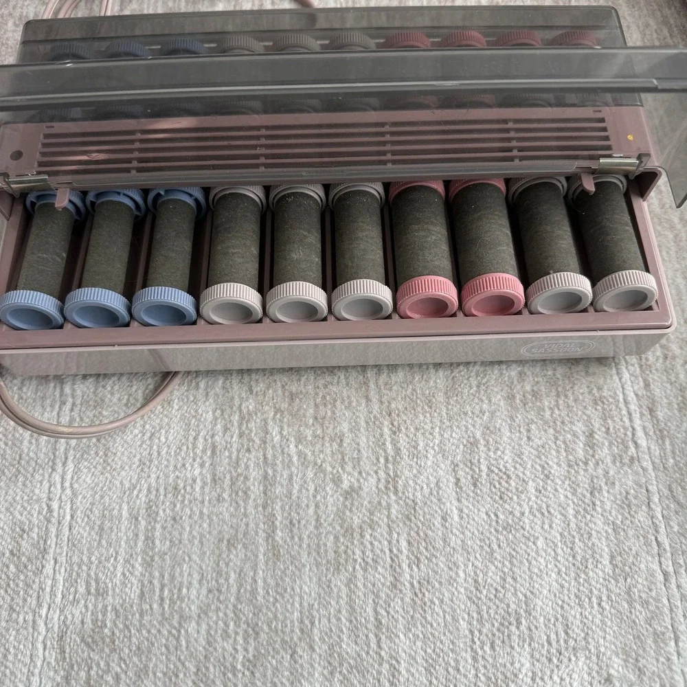 Vidal Sassoon Hair Setter With 20 Multi Size Flocked Rollers with Clips VS370